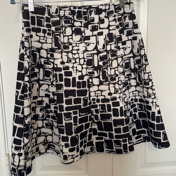 Neiman Marcus Skirt - Picture 2 of 4